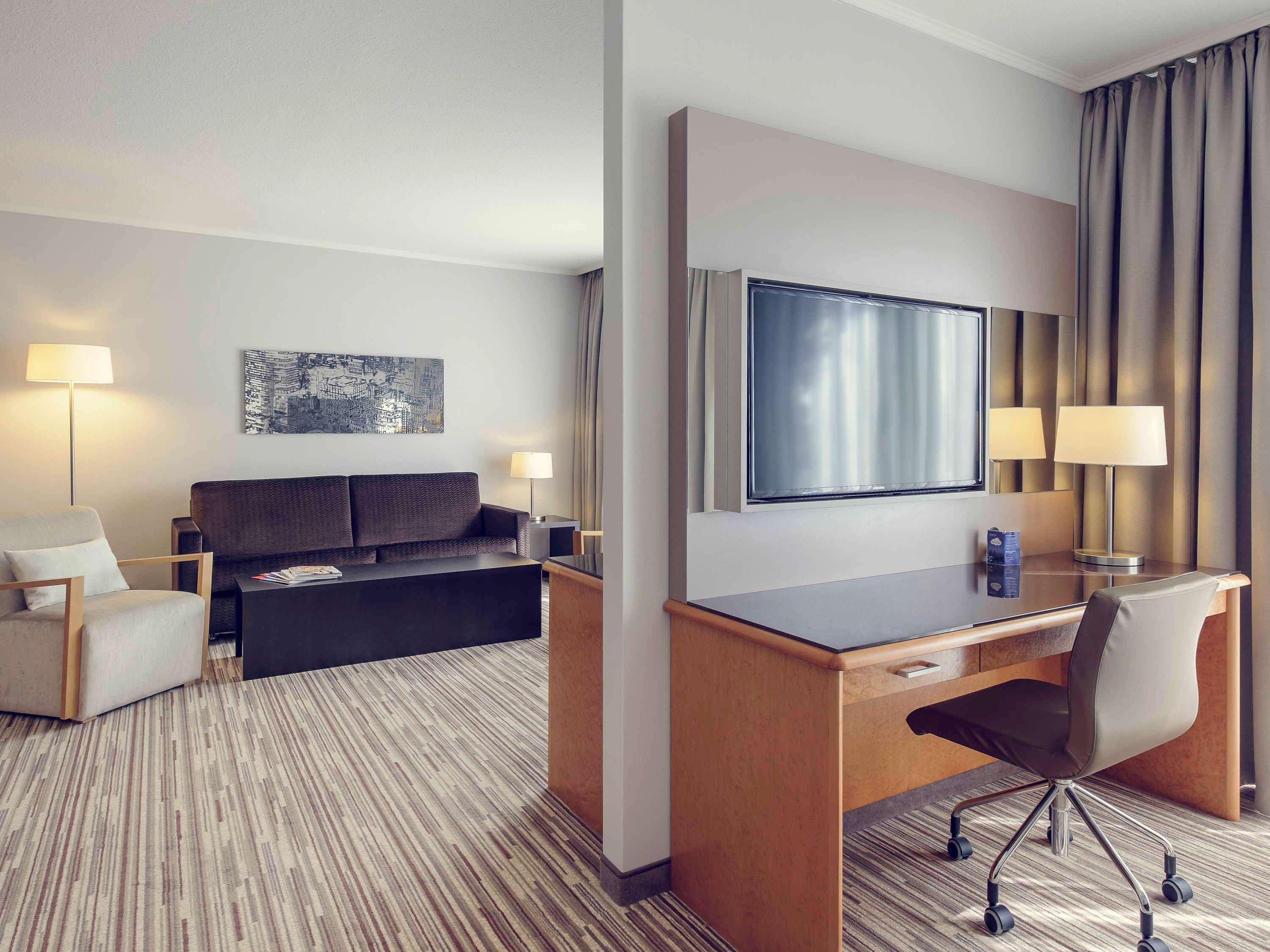 เมอร์เคียว โฮเต็ล ดัสเซลดอร์ฟ คาร์สท์ Hotel ภายนอก รูปภาพ