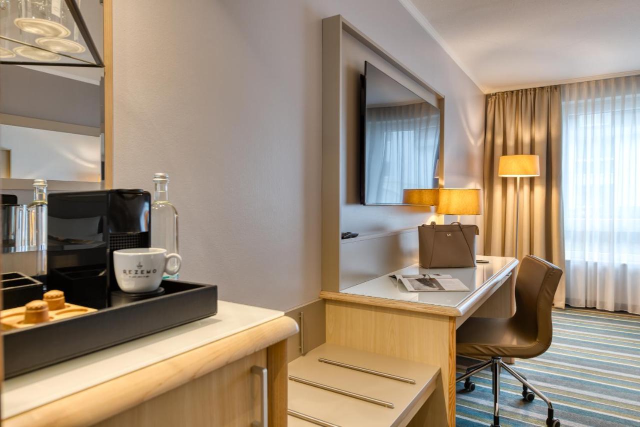 เมอร์เคียว โฮเต็ล ดัสเซลดอร์ฟ คาร์สท์ Hotel ภายนอก รูปภาพ